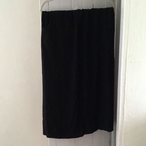 Black maxi skirt size Medium with pockets!